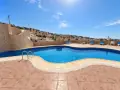 Apartamento reformado de 2 habitaciones con terraza y piscina en Adeje