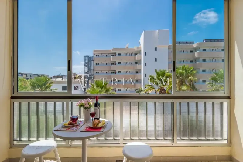 Estudio con terraza en ubicación premium – Playa de las Américas