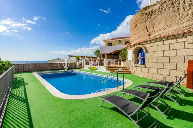 Villa de 6 dormitorios en San Eugenio Alto